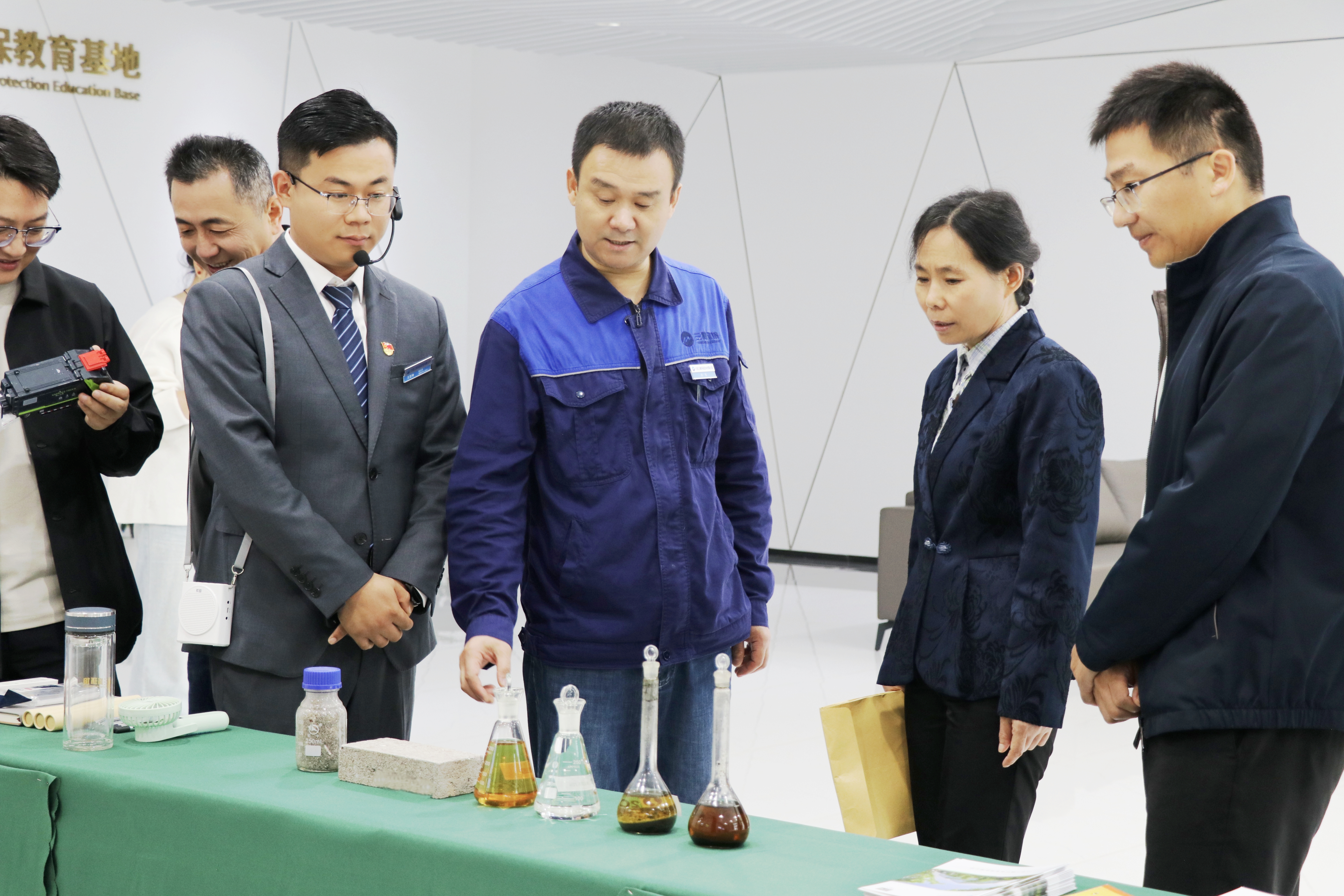 10月17日，安徽省生態(tài)環(huán)境廳調研六安三峰公司 為環(huán)保教育基地注入新動(dòng)能.jpg